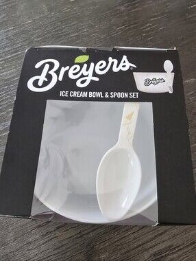 Breyer White Ice Cream Bowl & Spoon Set